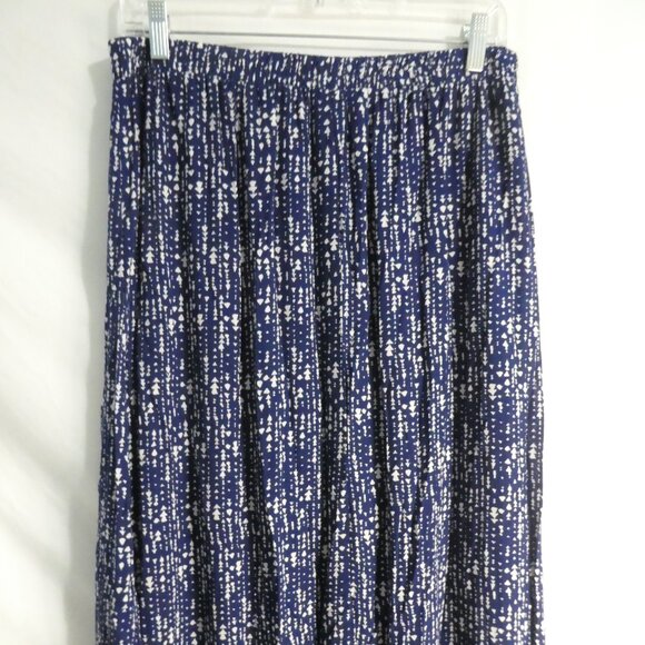EVERLY | large | Blue and White Patterned Lined Skirt | Stretchy Waistband | NWT - Picture 13 of 16